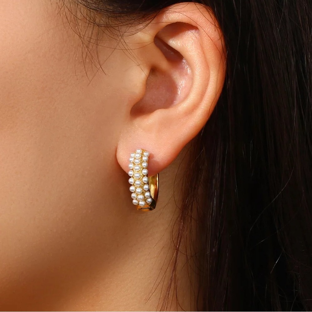 New 18K Gold Fresh Water Pearl Huggies Earrings,wonderful Earrings, wow Earrings